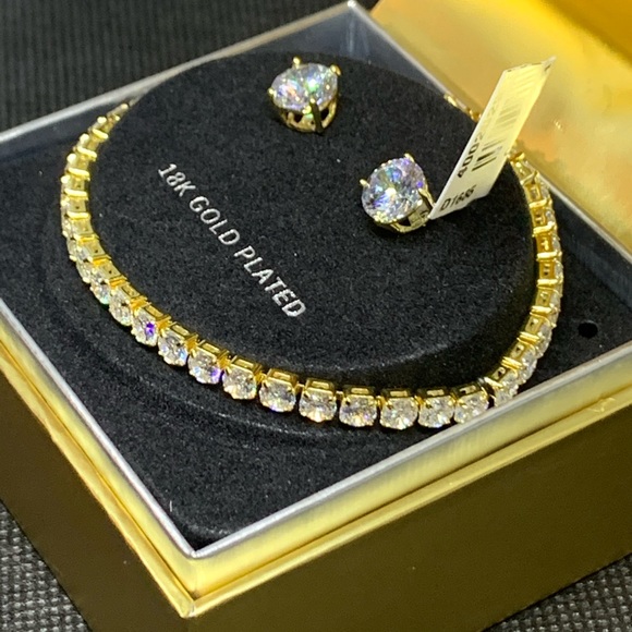 Jewelry - 18k Gold Plated Bracelet and Stud Earrings…